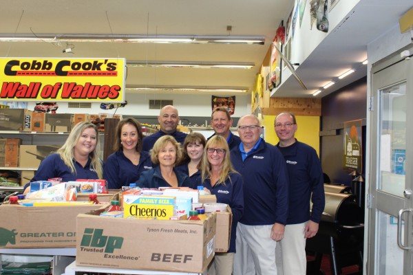 SSB Hibbing employees donating food at Cobb Cook Grocery.